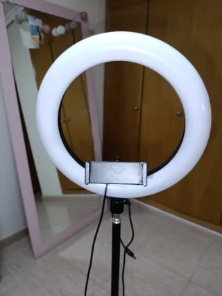 Aro de luz LED alto con trípode