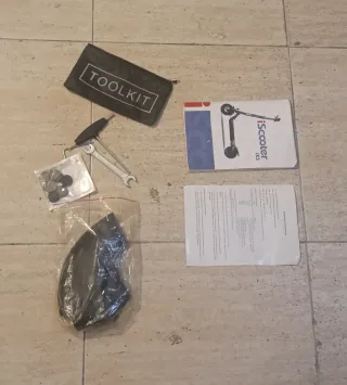 Patinete eléctrico con luces LED