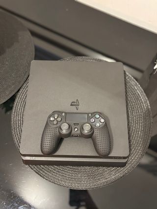 PS4 (PlayStation 4) Negra 500GB con lector