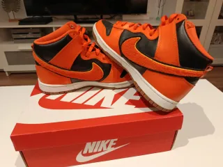 Zapatillas Nike Dunk High Naranja y Negro