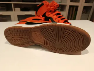 Zapatillas Nike Dunk High Naranja y Negro