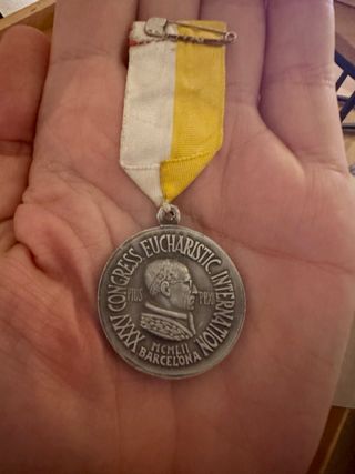Medalla XXXV Congreso Eucarístico Internacional