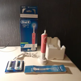 Escova Elétrica Oral-B Vitality 100 Rosa