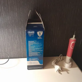 Escova Elétrica Oral-B Vitality 100 Rosa