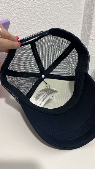 Gorra azul de malla