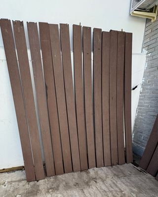 Láminas suelo exterior composite marrón