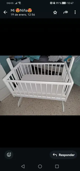 Cuna de bebé blanca con colchon