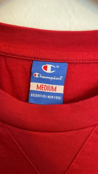 Camiseta Champion Manga Larga Roja Talla M