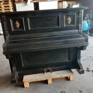 Piano de pared R. Marystany 1892