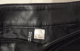 Falda negra con cinturón Talla S