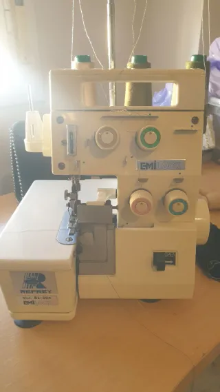 Máquina Overlock Refrey EL-304
