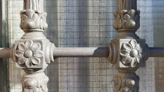 Puerta de entrada de hierro forjado