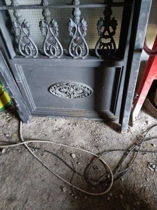 Puerta de entrada de hierro forjado