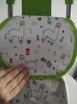 Carro de la compra de juguete con alpacas