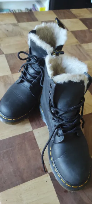 Botas Dr. Martens mujer negras forradas