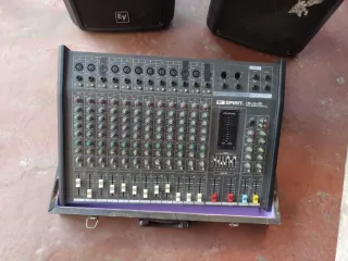 Equipo de sonido EV con mezclador