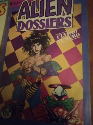 Lote 2x cómics Relatos Sci Fi Terror Thriller