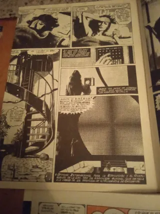 Lote 2x cómics Relatos Sci Fi Terror Thriller