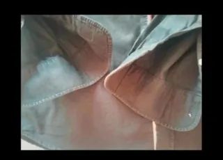 Camisa azul marino de El Ganso.