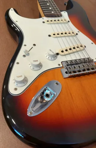 Fender Stratocaster mim zurdo MEJORADA