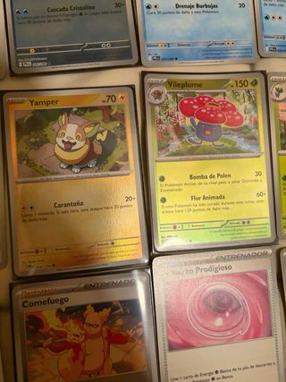 Lote 46 Cartas Pokémon + 6 Holo/Reverse para niños