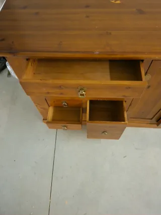 Aparador antiguo de madera