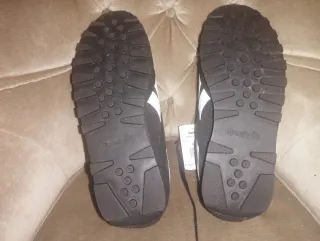 Zapatillas Reebok Unisex Negras y Blancas