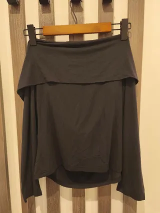 Camiseta Lefties escote bardot.