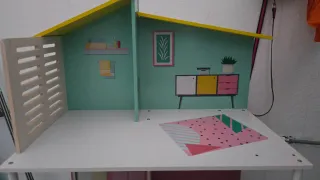 Casa de muñecas de madera