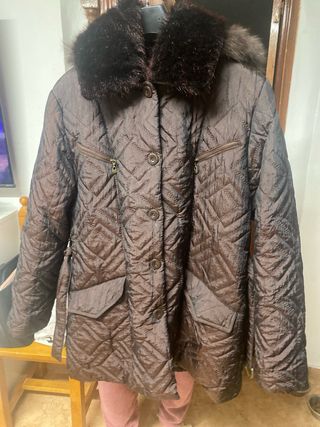 Parka señora marrón con capucha