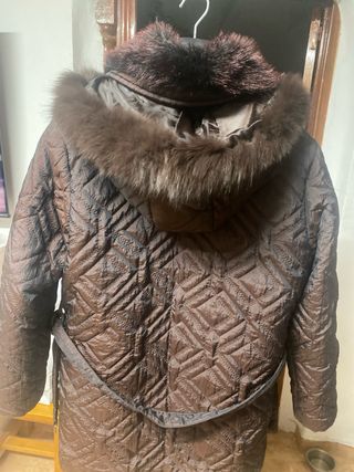 Parka señora marrón con capucha