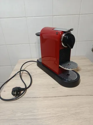 Cafetera Nespresso Krups Citiz Roja