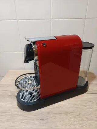 Cafetera Nespresso Krups Citiz Roja