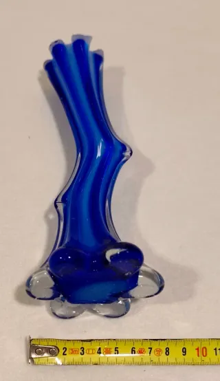 Jarrón de cristal azul