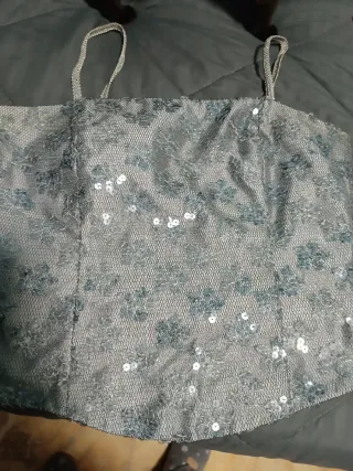 Top lentejuelas plata de tirantes.