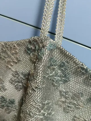 Top lentejuelas plata de tirantes.