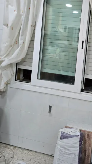 Finestra scorrevole in alluminio con doppio vetro