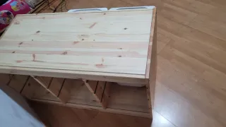 Estantería infantil de madera con cubos