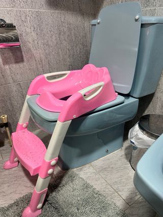 Orinal infantil rosa con escalón