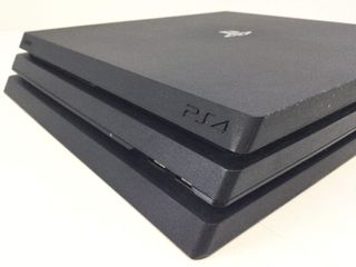 Consola PS4 Pro 1TB + Mando Rojo