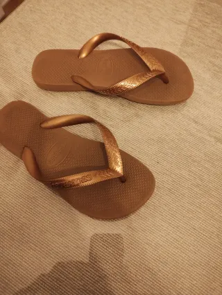 Chanclas Havaianas Doradas
