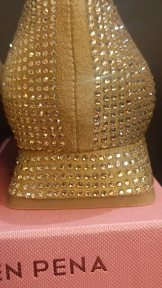 Zapatos Joya Alma en Pena Dorados