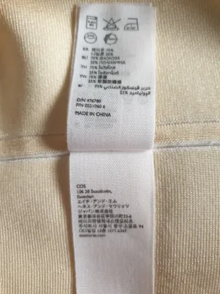 Camiseta sin mangas marca " COS "