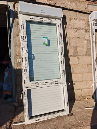 Ventana Rehau 88x217