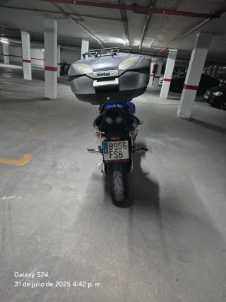 Suzuki GSR 600 Naked Azul/Gris