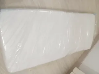 Cuna de bebé blanca