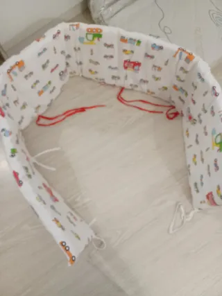 Cuna de bebé blanca