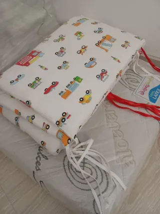 Cuna de bebé blanca