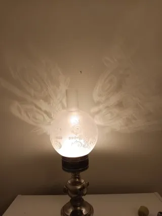 Lámpara de mesa antigua de alpaca