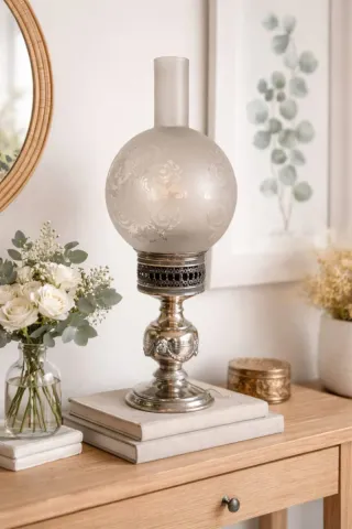 Lámpara de mesa antigua de alpaca